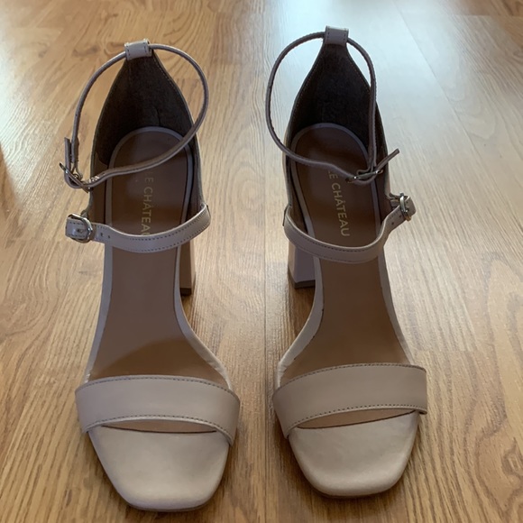 LE CHÂTEAU Heeled Sandals - Picture 4 of 7